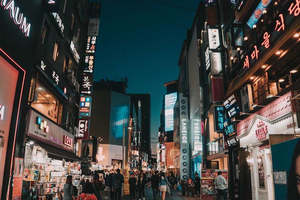 , Top 10 Best Places for Solo Travelers (Updated 2021), Phenomenal Place